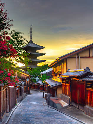 Yasaka-Pagode, Kyoto, Japan ©Shootdiem via GettyImages