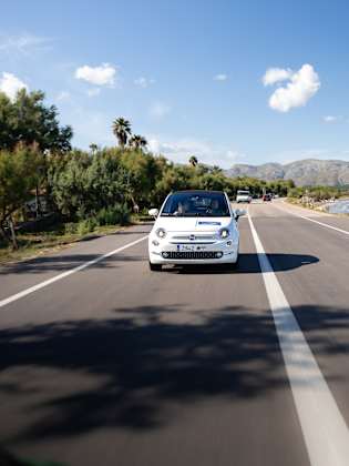 Mit dem Mietwagen erreichst Du auch im Urlaub die abgelegensten Strände und bist flexibel