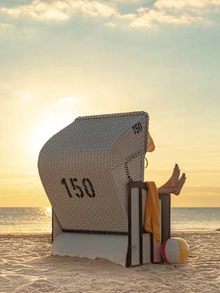 Im Strandkorb entspannt es sich am besten © ii-graphics - stock.adobe.com