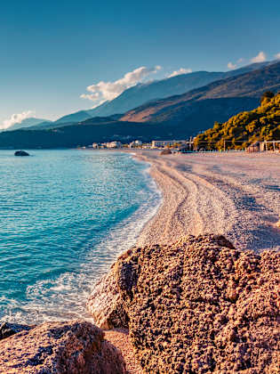 Livadhi beach, Albanien © Andrew Mayovskyy - stock.adobe.com