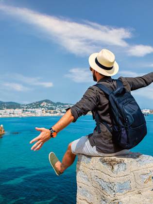 Mann auf den Balearen © DaniloAndjus/E+ via Getty Images