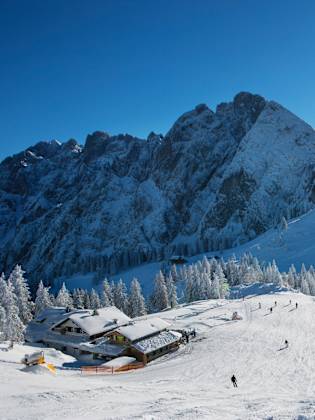 Skifahren in Oberösterreich © Westend61/Westend61 via Getty Images