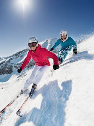 Skifahrer in Österreich © Westend61/Brand X Pictures via Getty Images