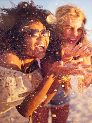 Spaß am Strand in Mexiko © wundervisuals/E+ via Getty Images