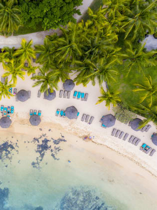 Strand auf Mauritius ©Roberto Moiola / Sysaworld/Moment via Getty Images