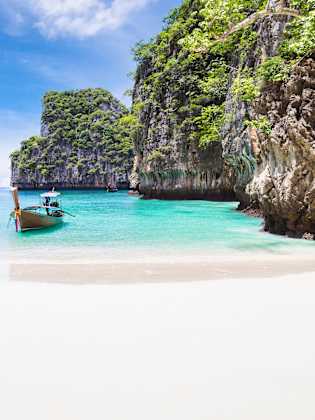 Strand in der Provinz Phuket, Thailand ©iStock.com/Gam1983