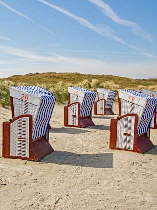 Strandkörbe auf Norderney © nordenfan - stock.adobe.com