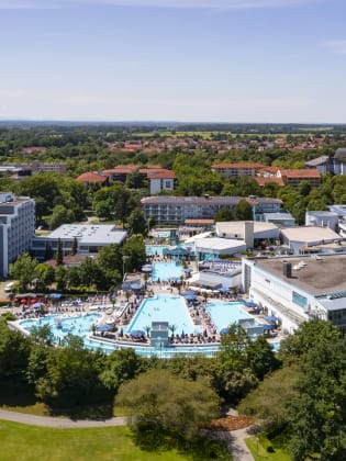 Therme Bad Fussing in Bayern, Deutschland © Westend61/Westend61 via Getty Images