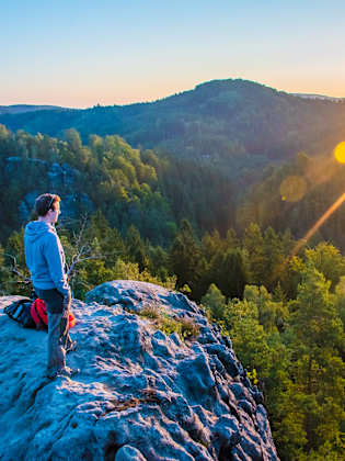 Wanderer in der böhmischen Schweiz © pszabo - stock.adobe.com