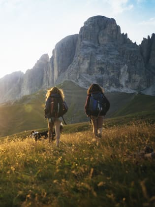 Wandern in den Dolomiten ©piola666/E+ via Getty Images