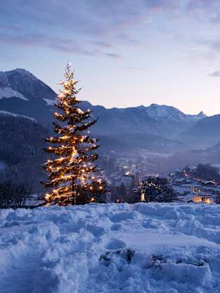 Weihnachten in den Bergen © seewhatmitchseei/Stock / Getty Images Plus via Getty Images