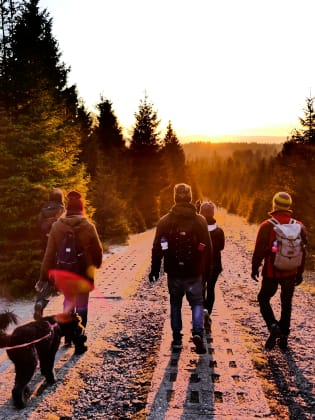 Familie beim Spaziergang © JayKay – stock.adobe.com