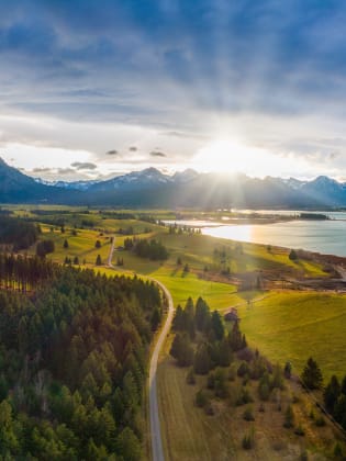 Panorama des Forggensees in Bayern © aBSicht – stock.adobe.com