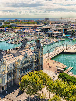 Luftaufnahme des Hafens von Barcelona, Spanien.