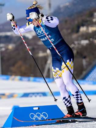 Die schwedische Athletin Jonna Sundling beim Training für die Olympischen Winterspiele im italienischen Tesero. © imago images/Bildbyran
