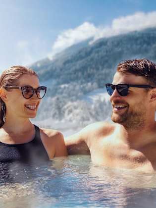 Ein Wellness-Wochenende im Winter wirkt Wunder für das Gemüt. © ronstik/iStock