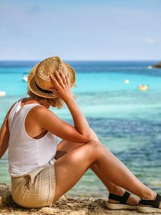 Du musst trotz der aktuellen Krisen nicht auf Deinen Urlaub verzichten. © istock/Anita_Bonita