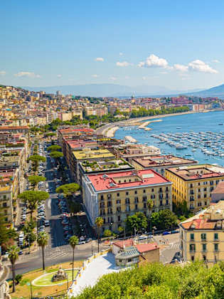 In der italienischen Region Kampanien sollten Reisende derzeit keine rohen Meeresfrüchte essen. © iStock via Getty/Alessandro Tortora