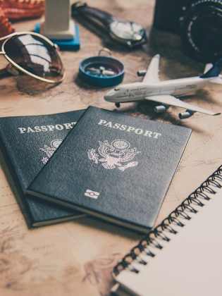 An alles für die Reise zu denken, gelingt den meisten. Aber ist auch zu Hause an alles gedacht? © photobyphotoboy/Shutterstock.com