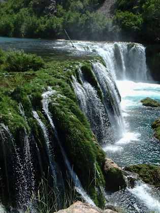 Die Plitvicer Seen in Kroatien sind ein echtes Naturspektakel. © Lattasit Laohasiriwong/Shutterstock.com