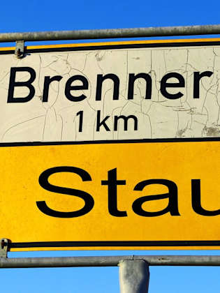 Für den 30. Mai ist eine Vollsperrung am Brenner angekündigt. © iStock via Getty/Astrid860
