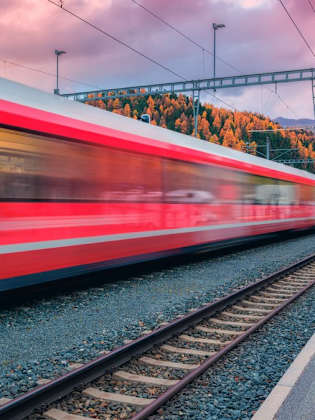 Abhängig vom Abfahrtsbahnhof lassen sich zahlreiche europäische Städte in deutlich weniger als fünf Stunden per Bahn erreichen. © den-belitsky/iStock via Getty Images