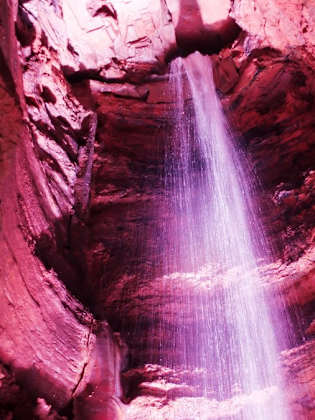 Die Ruby Falls befinden sich tief unter der Erde. © Bok David/Shutterstock.com