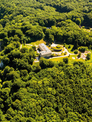 Täglich zur vollen Stunde bietet das Besucherzentrum Kurzführungen an © Nationalpark-Zentrum KÖNIGSSTUHL