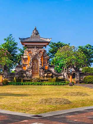 Bali Tempel in Ubud against blue sky