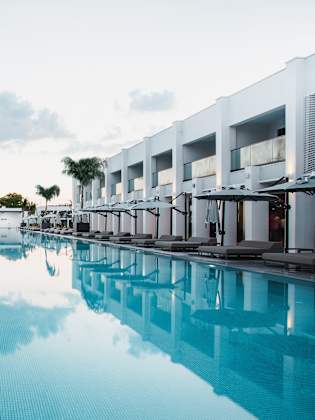 Pool, Hotel Paloma Finesse Side