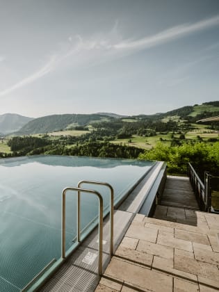 Pool © Bergkristall - Mein Resort im Allgäu