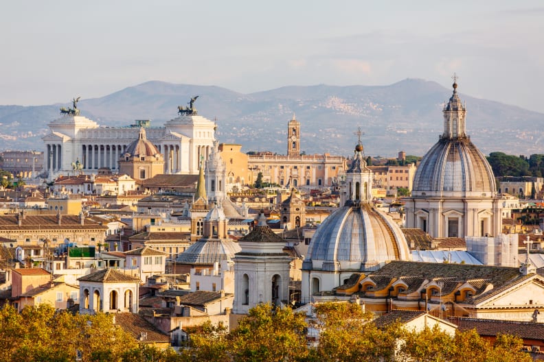 Blick über die Hauptstadt Rom ©Alexander Spatari/Moment via Getty Images