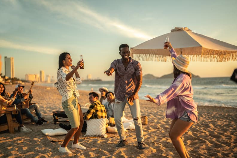 Feiern am Strand, Mexiko ©  FG Trade Latin/E+ via Getty Images