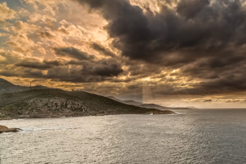 Westküste von Korsika ©joningall/iStock / Getty Images Plus via Getty Images