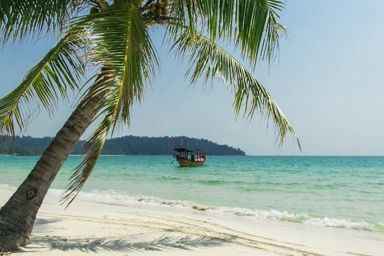 Palmenstrand, Kambodscha © Percy Hendrich/iStock / Getty Images Plus via Getty Images
