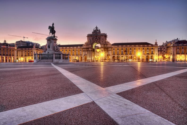 Praça do Comércio in Lissabon ©zulufriend/E+ via Getty Images