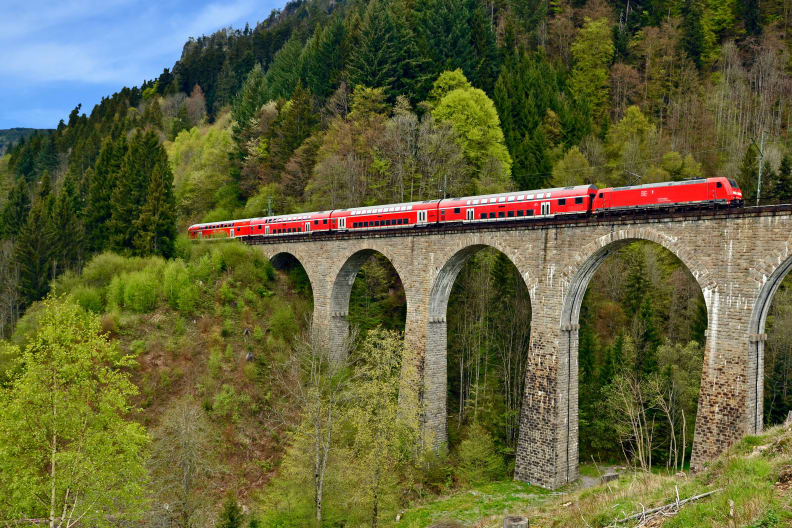 Die Ravennabrücke der Schwazrwaldbahn © traveldia - stock.adobe.com