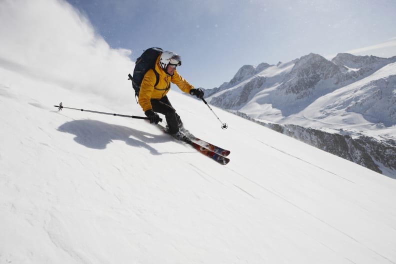 Skifahrer in Südtirol © Poncho/DigitalVision via Getty Images
