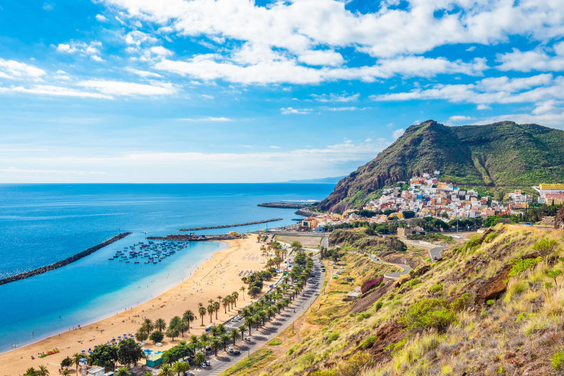 Strand Las Teresitas auf Teneriffa, Kanaren © iStock.com/Balate Dorin