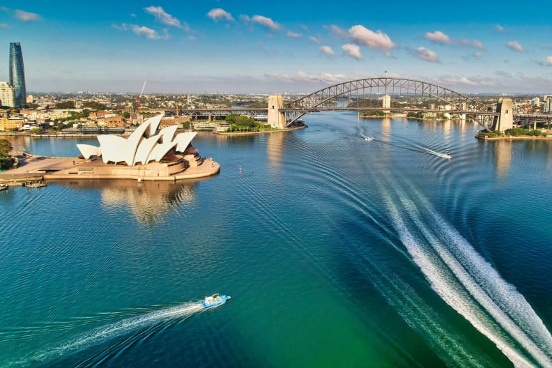 Sydney, Harbour Bridge und Opernhaus © Alistair McLellan/iStock / Getty Images Plus via Getty Images