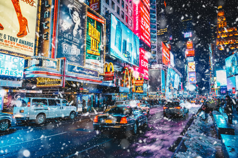 Winter am Time Square, New York © iStock.com/bluebeat76