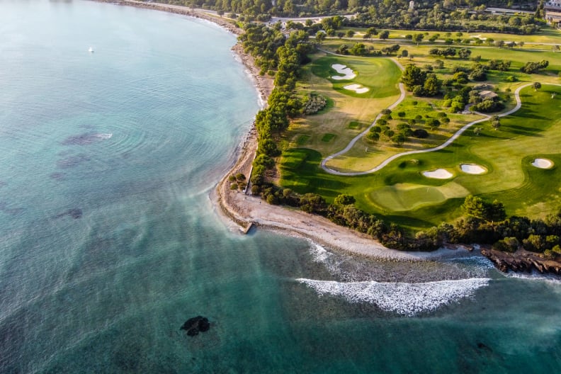 Ein Golfplatz an der Küste von Mallorca.