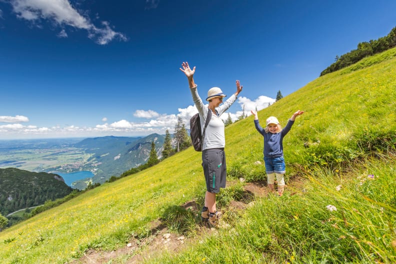 Familie in Tirol © mmphoto - stock.adobe.com
