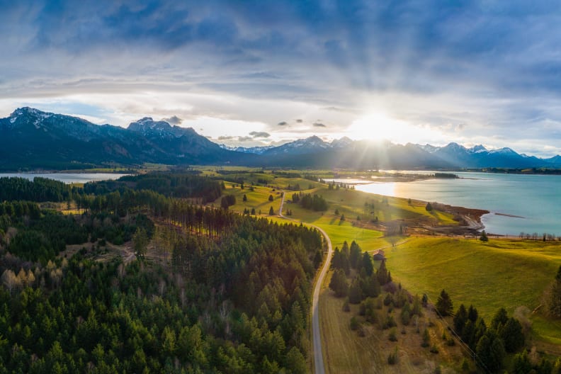 Panorama des Forggensees in Bayern © aBSicht – stock.adobe.com