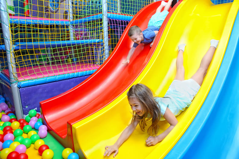 Indoor-Spielplätze machen vor allem im Winter Spaß. © Africa Studio - stock.adobe.com