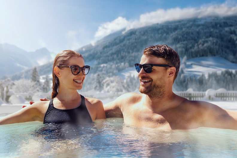 Ein Wellness-Wochenende im Winter wirkt Wunder für das Gemüt. © ronstik/iStock