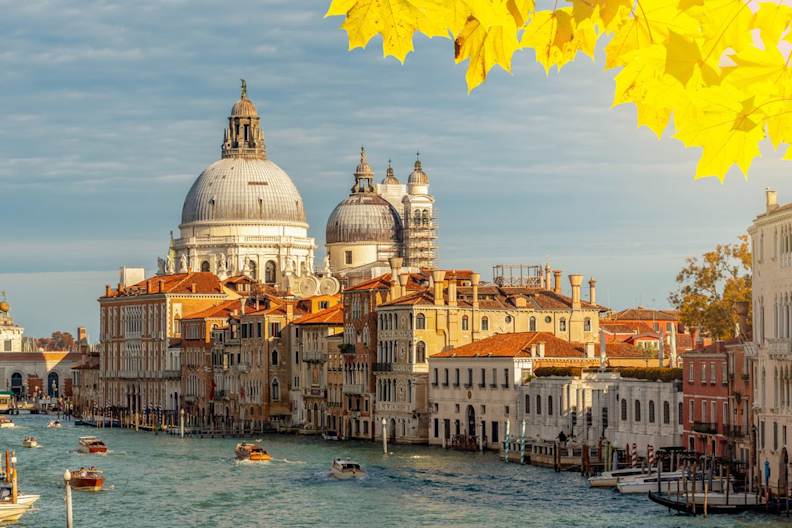 Venedig kommt im Herbst etwas zur Ruhe. © Vladislav Zolotov/iStock