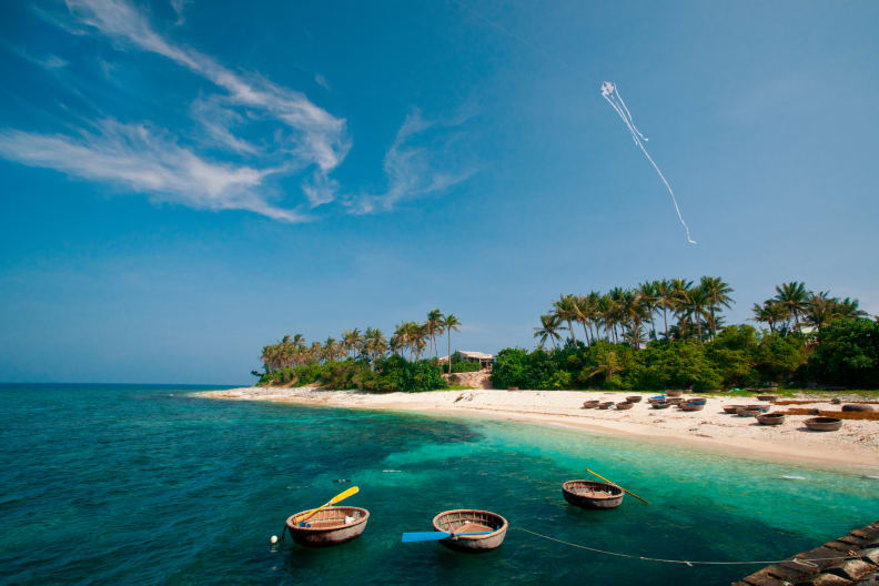 Strand auf der Insel Ly Son, Vietnam © HNH Images/Moment via Getty Images