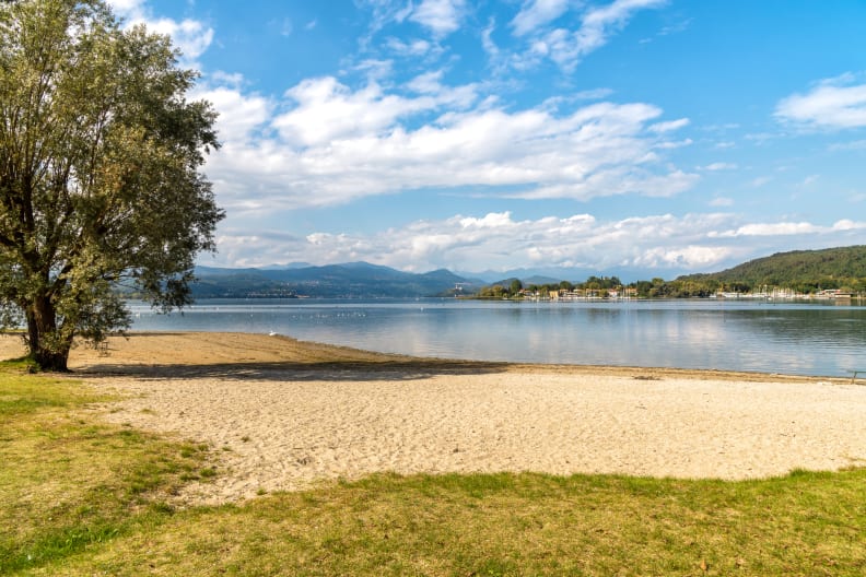 Strand von Cicognola zwischen dem Lago Maggiore und dem Tessin, Italien