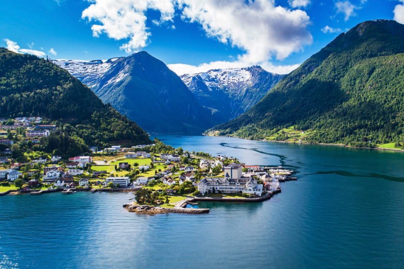 Flaam, Aurland, Norwegen © stock.adobe.com - mariusltu
